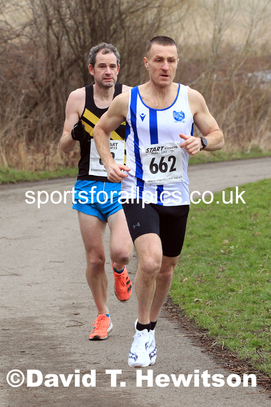 Senior men and veteran men over-40s NECAA Road Relay Champs., Hetton Lyons Park, Hetton le Hole, County Durham. Photo: David T. Hewitson/Sports for All Pics